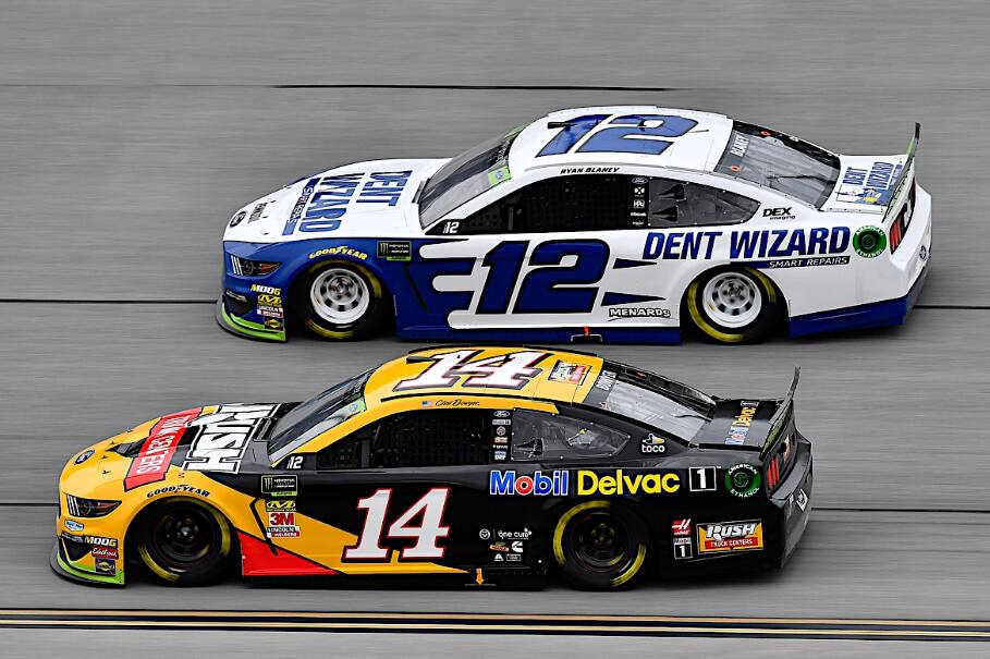 SHR's Clint Bowyer (No. 14, 23rd) lost several laps after cutting a tire. SHR's Clint Bowyer (No. 14, 23rd) lost several laps after cutting a tire.